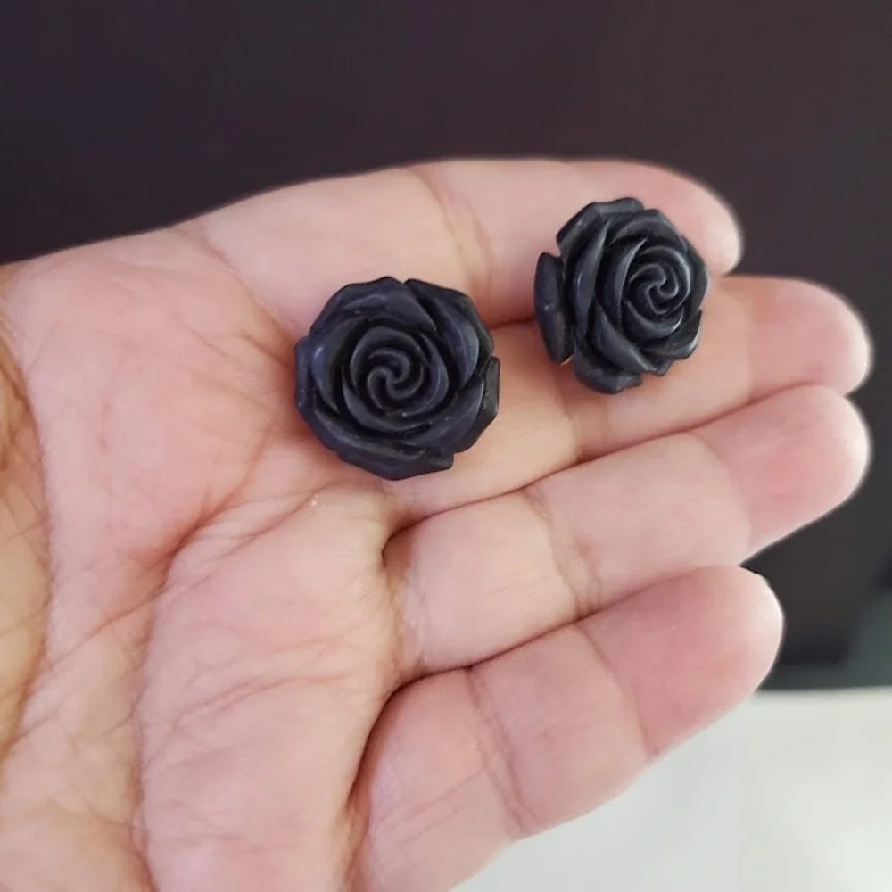 Kate Spade Black Rose Stud Earrings Matte Resin Floral Witchy Goth Dark Romantic